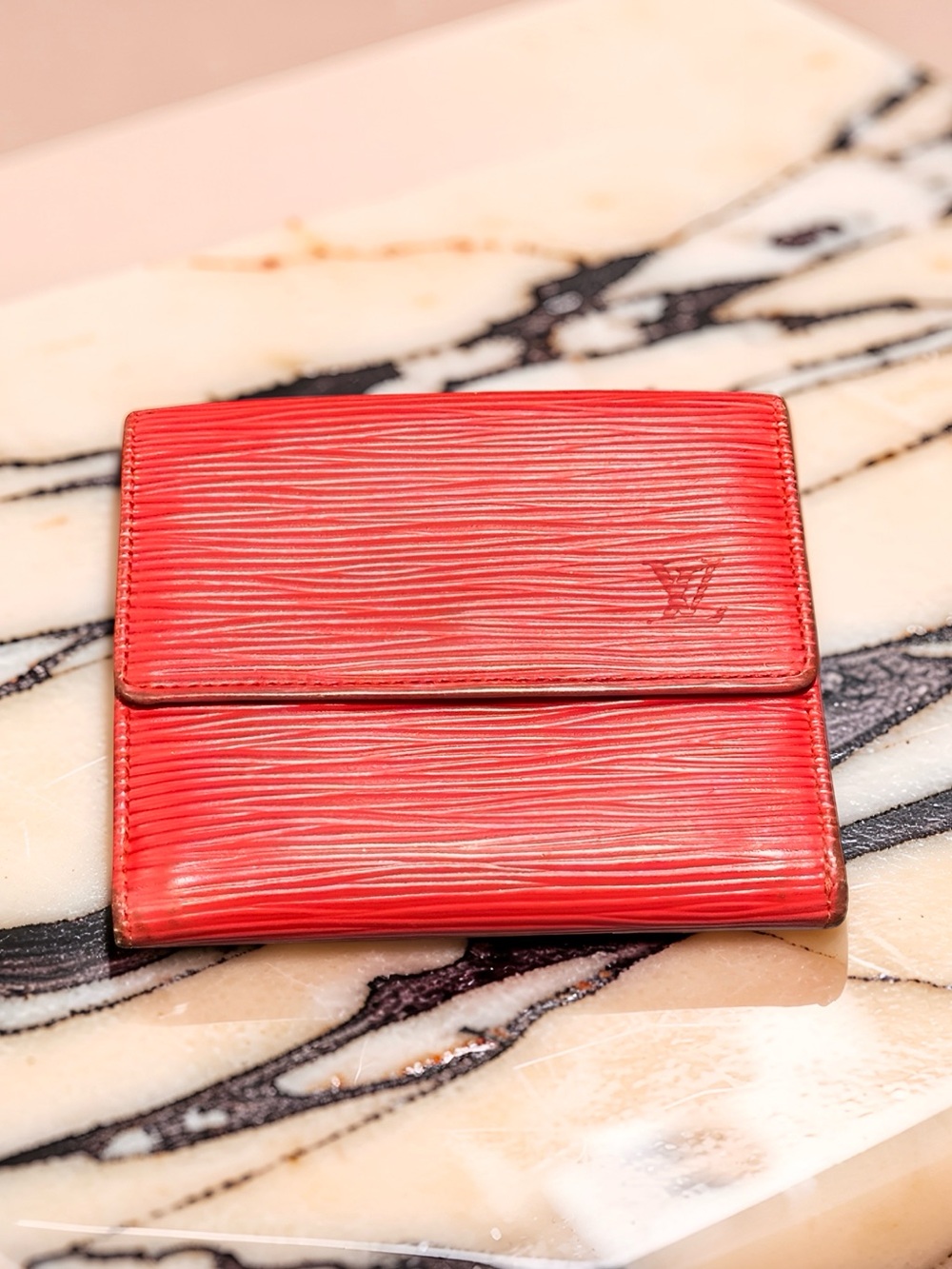 1996 LOUIS VUITTON Red Epi Leather Tri-Fold Wallet | Gender Neutral | SP0966